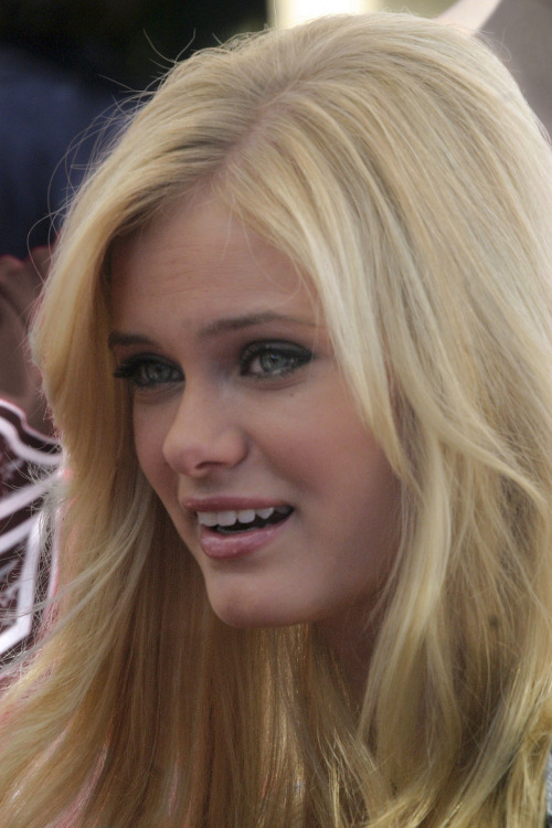 Sara paxton