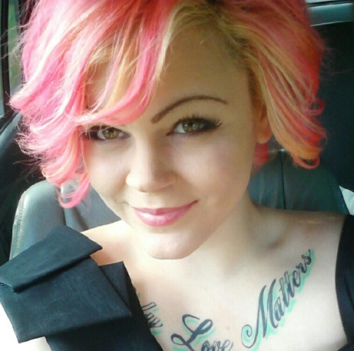 cutthiscity:  Instagram @emily_bonaparte 