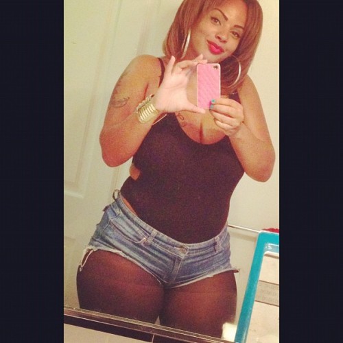 jamtastik:  hemicoupe: got damn, them thighs. 