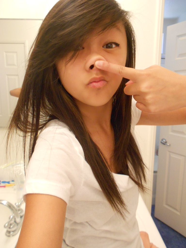 kayweezzy:  i look flawless… o: key word : LOOK lol 