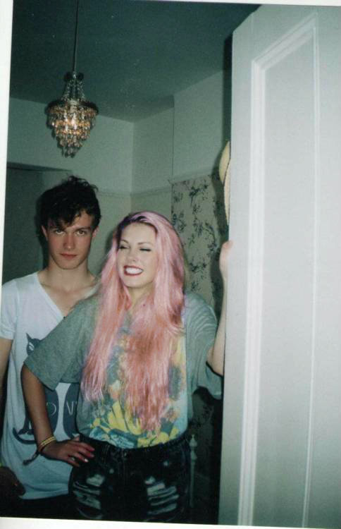 esskaininer:  http://esskaininer.tumblr.com/ 