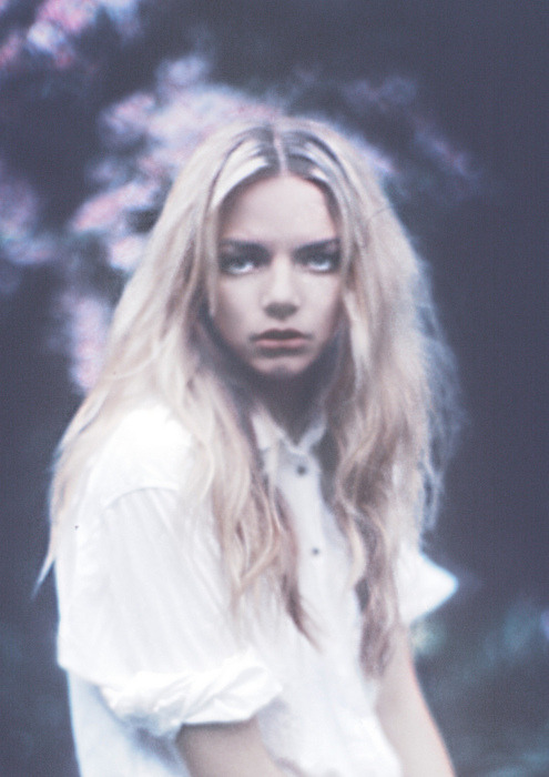 r0yal-supreme:  follow me for more. ✵✵ 