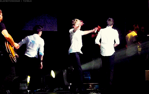 blameitonhoran-blog:  Niall’s last jump on Up All Night tour (x) 