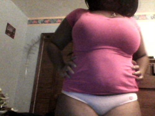 leopard-spotted-cheeks:  pink, silly faces & vickie secret panties! 
