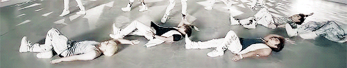 donghaes2:  look at them swimming xD 