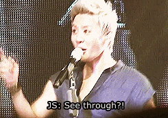 vanitysixx:  JYJ playing a game of charades in which Junsu answers, and Jaejoong acts out the chosen word. The word Jaejoong had to act out was ‘bikini’ (≧∇≦) 