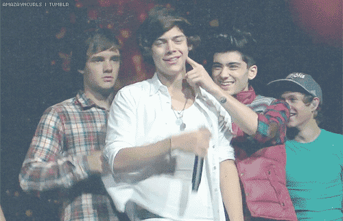 harrystylator:   Harry’s final WMYB solo - 7/1/12 {x}  2/100 gif’s of one direction  