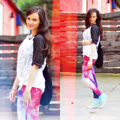 lookbooknu: GALAXY! (by Karolina OÅ›cik)  Style Chart1.Baseball Tee2.Galaxy leggings (S