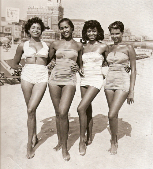 Vintage women in bathing suits