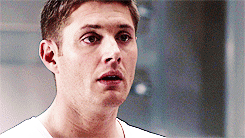 deancaneatmypie-deactivated2018:  Smiling Dean appreciation post. 5.11 Sam, Interrupted. 
