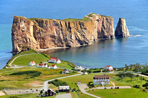 -cityoflove:Percé, Quebec via archer10 (Dennis)