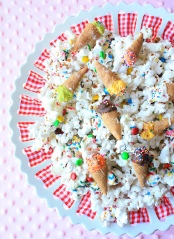 Gastrogirl:  Sweet And Salty ‘Ice Cream’ Popcorn Snack Mix. 