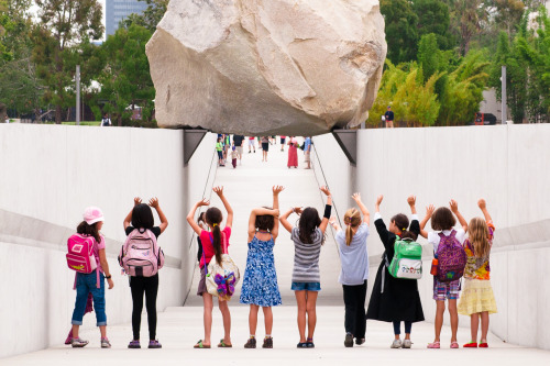 Time to visit LACMA again. spiegelman:  Girls levitating Levitating Mass, LACMA 