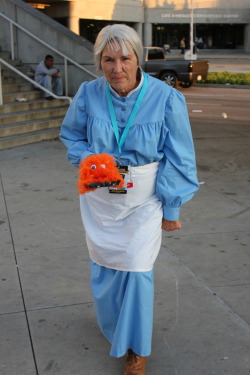 dragonsroar:  megumiovvo:  Let me tell you about this woman. I saw her walking down the stairs and away from the convention center on Sunday at Anime Expo. For those of you who do not know, she’s cosplaying as Sophie from Howl’s Moving Castle. I asked