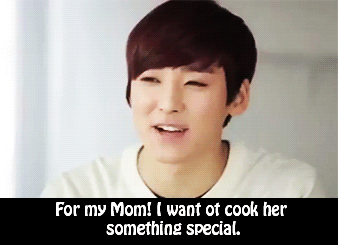 endlesslo7e:  Eli is only in it for the girls... … Is anyone even remotely surprised?  ELi u can cook for me anytime ;)