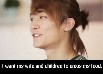 endlesslo7e:  Eli is only in it for the girls... … Is anyone even remotely surprised?  ELi u can cook for me anytime ;)