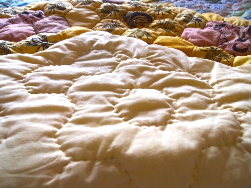 elizabethlovatt: Bee Quilt The material has been hand dyed with turmeric, tea and onions skins. Then