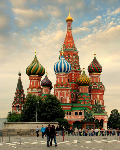 allthingseurope:  St.Basil’s Cathedral, Moscow (by u c c r o w) 