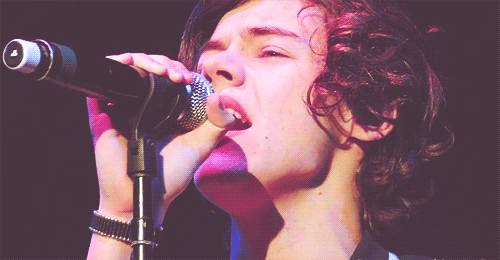 itmflove:  I’ve been roaming around, I was looking down at all I see. + 