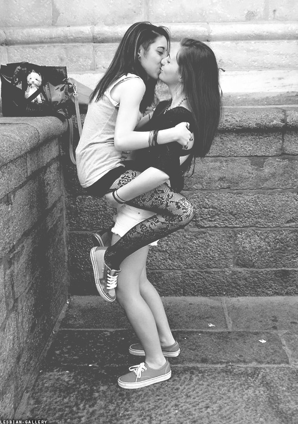 Lesbian On A Skateboard