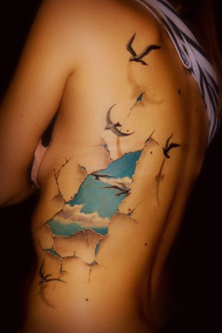 fireisfuckingcatching:  This is the most beautiful tattoo I’ve ever seen. I absolutely love it. Wow. 