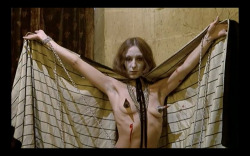 teethheart:  Le Frisson des Vampires by Jean Rollin 