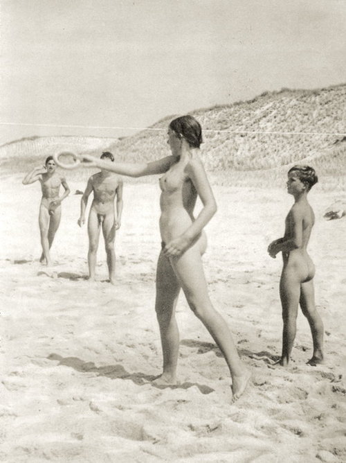http://nudevintage.tumblr.com/post/26637438058