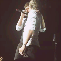 heyniam:  16/∞ » niam moments that make me question to myself why i’m breathing