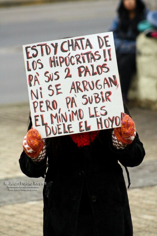 encapuchadosubversivo:  oposicionpinera:  Les duele el hoyo  Esa loca era entera
