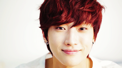 vipshawoloneofakind:  You can’t just blink like that. 