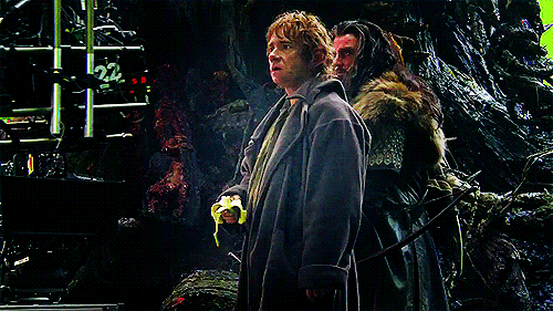pernillo:lordlamebrain:Always reblog Bilbo with a banana.One banana to rule them all. One banan