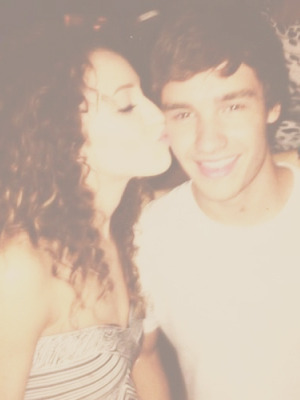 uno-diirection:    Danielle and Liam for more stalkthis   