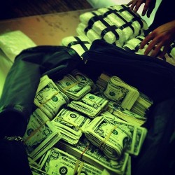 livingthejetlife5652:  Cocaine &amp; Caviar Fallow me for dope ass shit http://livingthejetlife5652.tumblr.com/ 