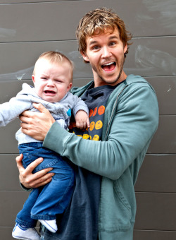  Ryan Kwanten shows off his parenting skills