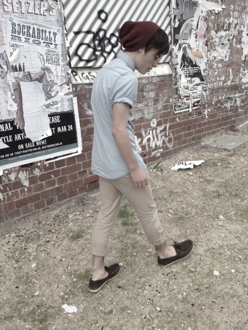 jxckery:  a clean wall is a sad wall 