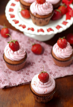 Desserts-N-Sweets:  Clottedcreamscone:  Strawberry Cupcakes By Missmopo On Flickr.