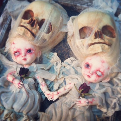kawaii-factory:  Dolls Carnival Exhibition en @madamechocolatbcn (Tomada con Instagram) 