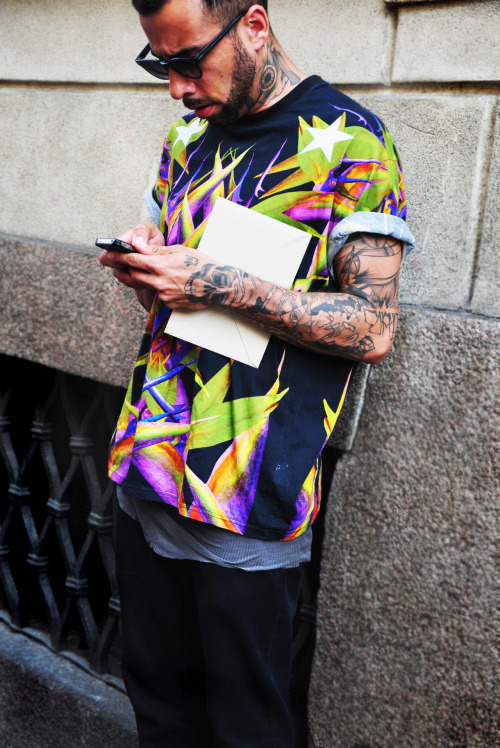 o-dd:  just-dat:  Givenchy paradise print tee  fuck me 