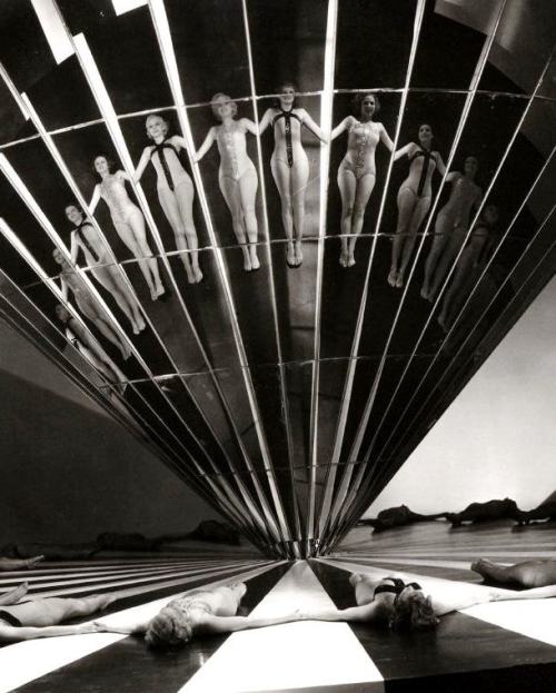 avivajazz:  Ted Allan. Chorus Girls in Dancing Lady (1933). Directed by Robert Z. Leonard ●彡