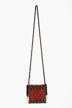 p-uss:  fashionfever:  Beaded Tassle Purse  (via imgTumble)