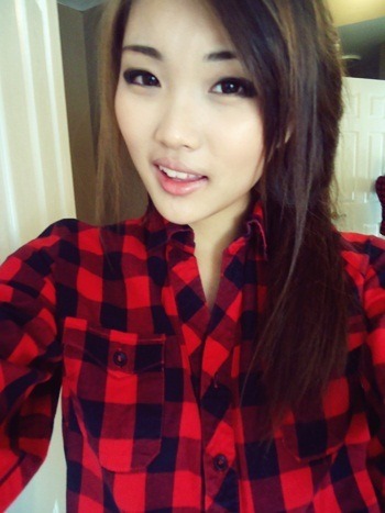 demonity:  played with makeup HAHHA. never tried a lot of eye shadow before, hmm.. 