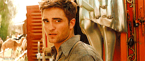 I love the Robert Pattinson’s smile.
