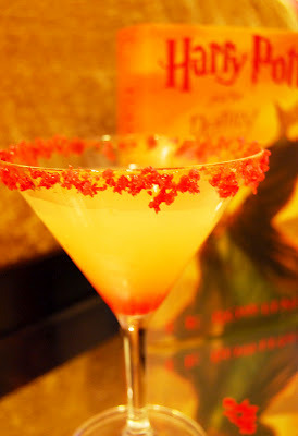 heartlesshippie:  niftynif:  theaveragedream:  Harry Potter Mixology: My Favorites!