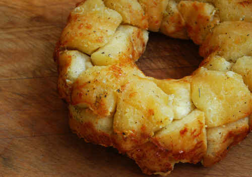 coelasquid: hokuto-ju-no-ken: culinaryconfessional: Garlic Parmesan Pull-Apart Bread  1 can of 