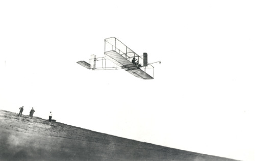 Orville Wright testing his glider at Kitty Hawk, North Carolina, 1911.On October 24, 1911 Orville te