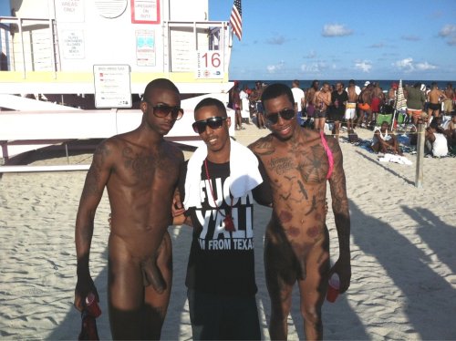 nubianbrothaz:  BeenThere@close friends.4  allkindsofblackdudes:  Hot Rod and Angyl Valantino on the beach with a fan  