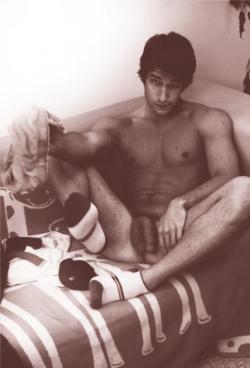 thesexybrothel:  we all wish this was true… Tyler Posey is just UNF!!! 