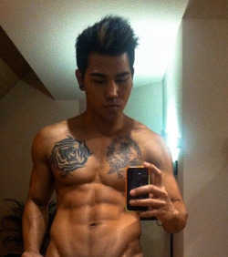 tapthatguy-x-version:  His face looks ASIAN.