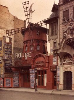 fleurs-maladives:  Moulin Rouge, Paris 