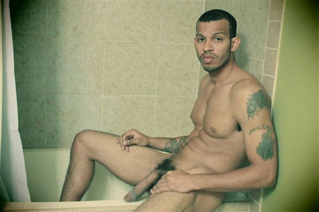 black-dicks-r-us:  HORNY FOR BLACK DICK? There are over 10,000 Black Gay Videos @